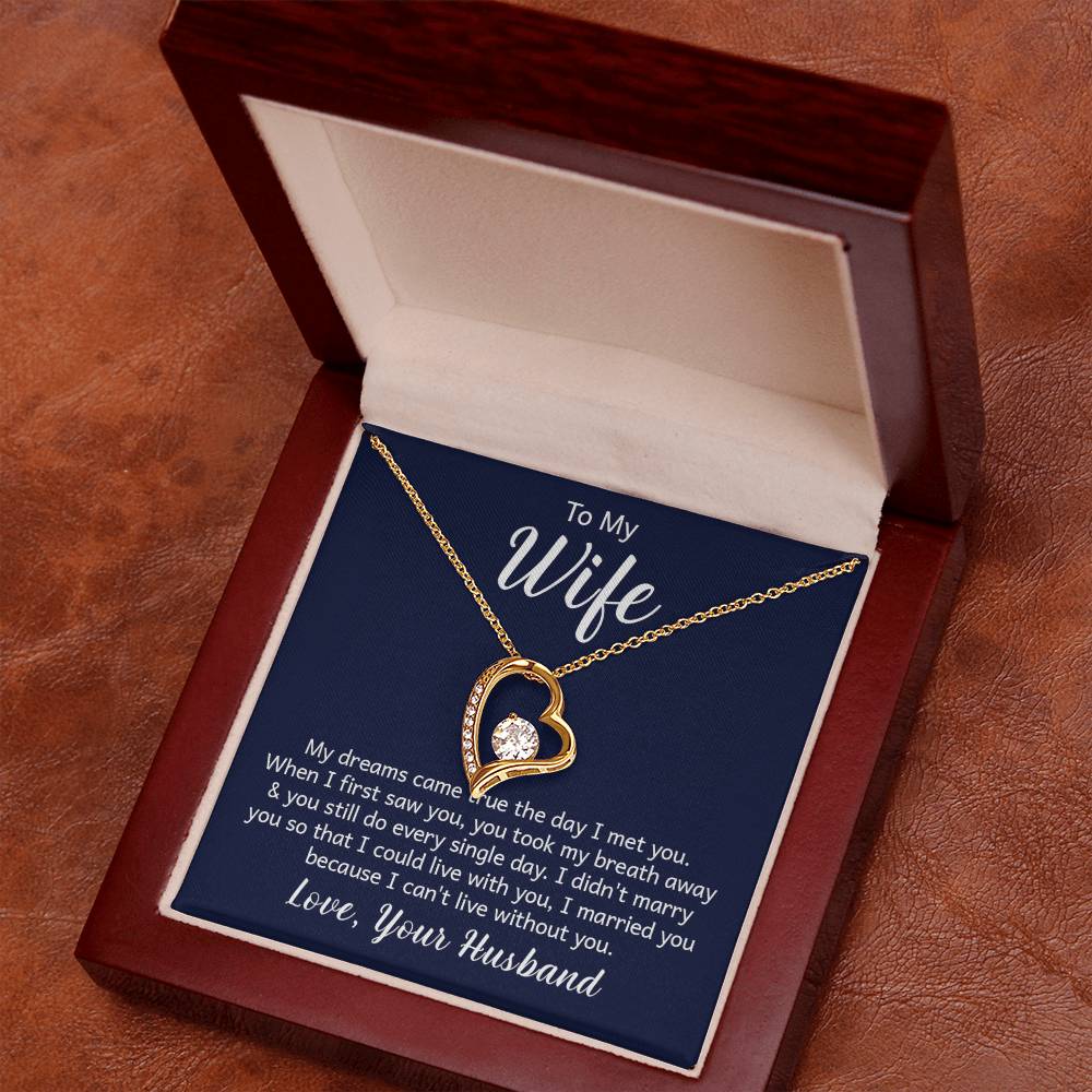 A dazzling Forever Love Necklace